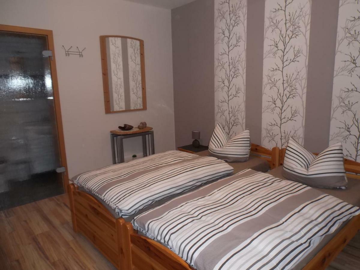 Ferienwohnung Schmitz Anschau Bagian luar foto